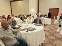 رئيس البلدية وعضو المجلس البلدي السيد طارق خلف خلال المشاركة في ورشة ارشادية